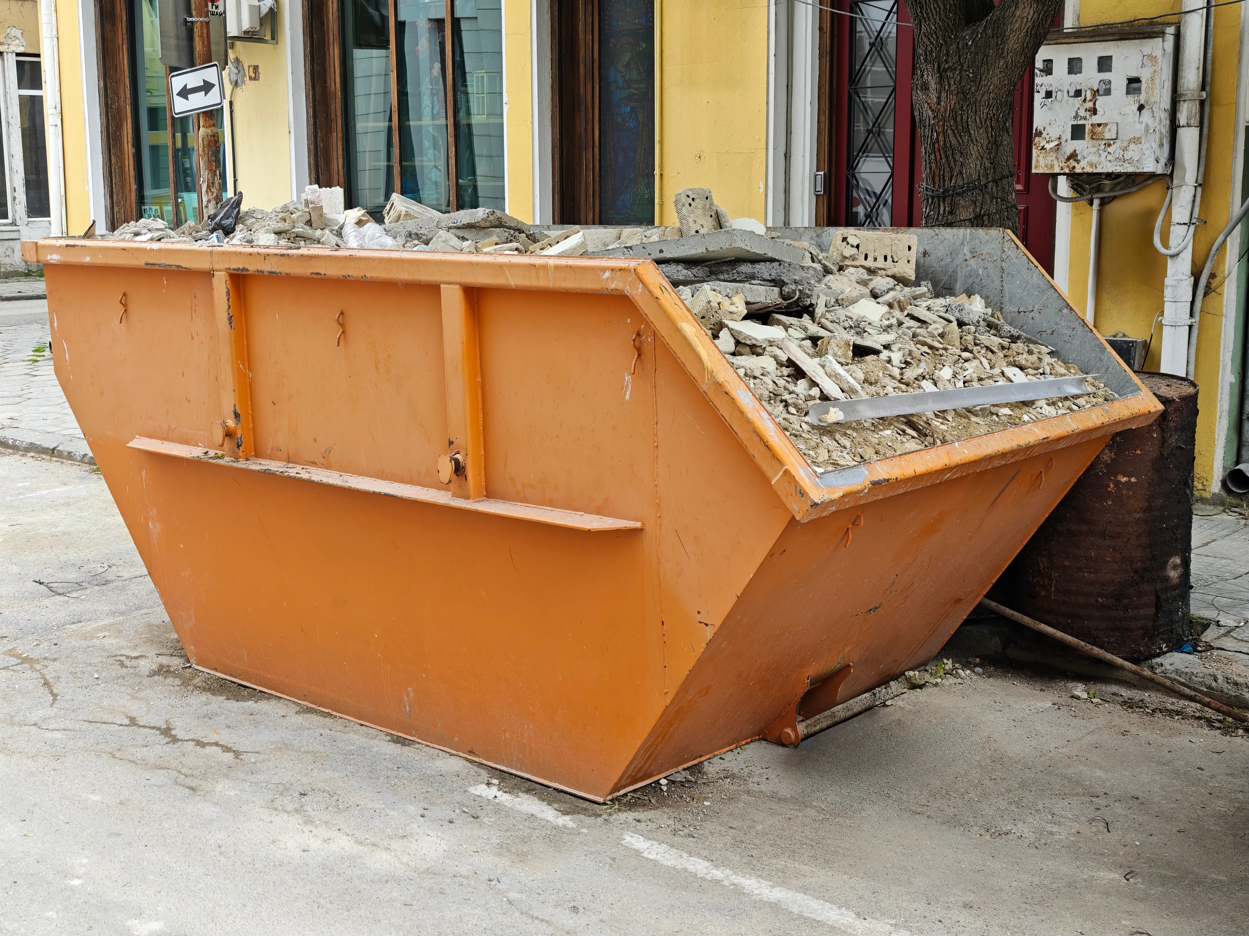 Junk and heavy material removal — property clear-outs and yard debris cleanup in PA
